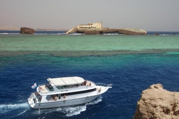 Boat-Trip-to-Tiran-Island